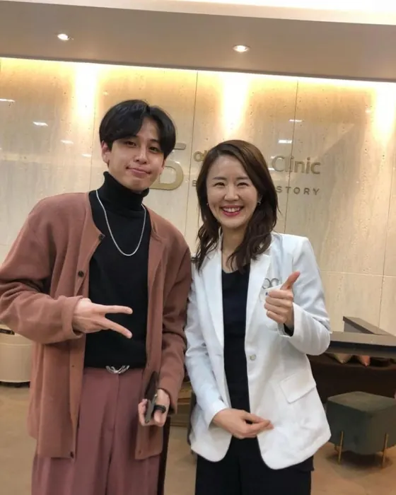 A visitor at Beauty Story Clinic near Nonhyeon Station 4